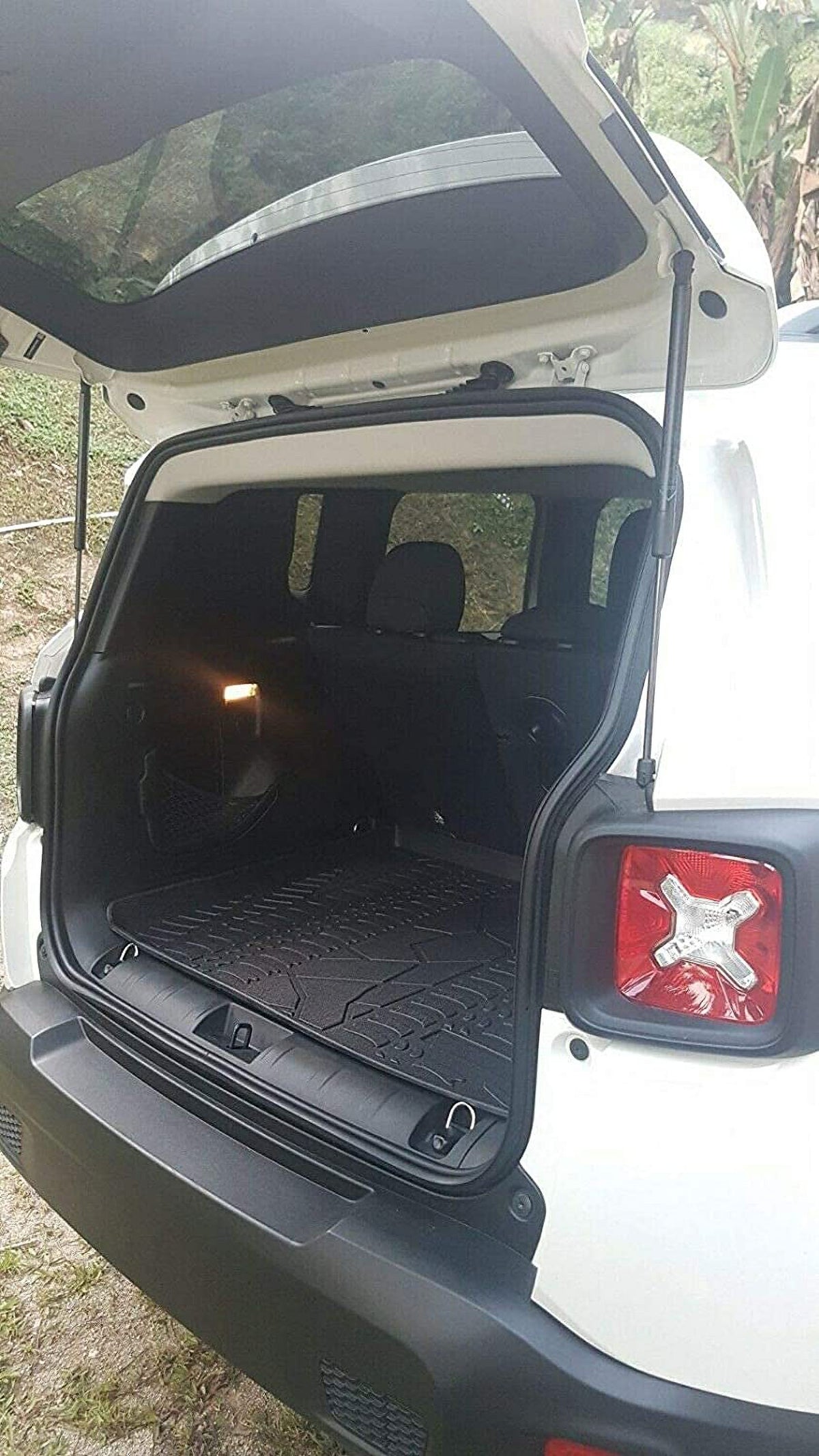 Cargo Liner Trunk Mat for Jeep Renegade 2015-2023 Weather-Resistant Rubber with Raised Lip Z4805