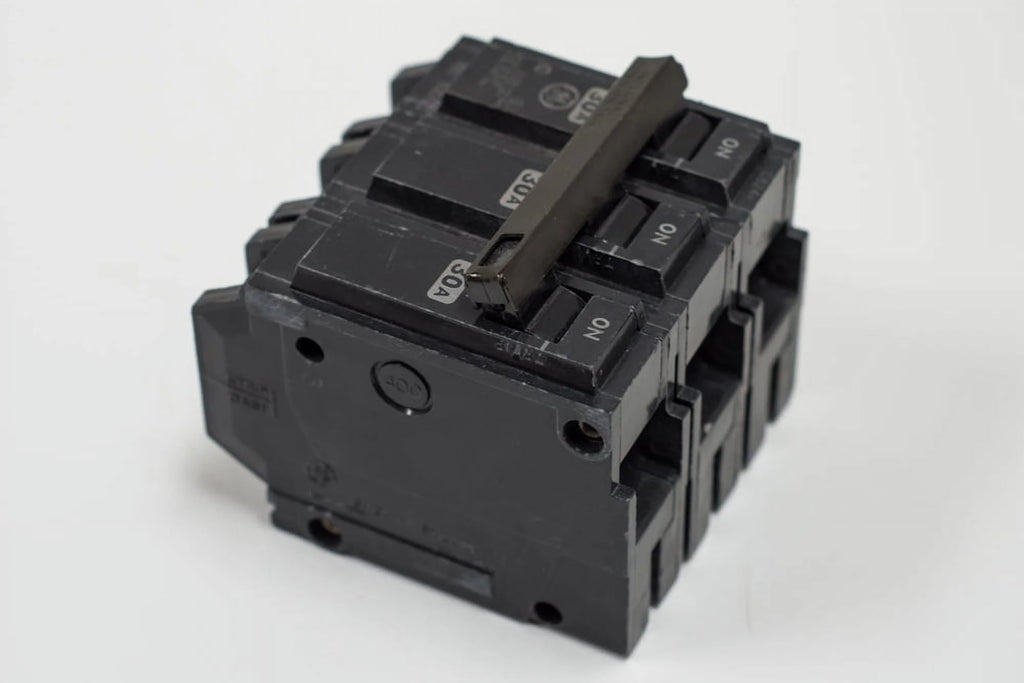 35A Plug In Circuit Breaker G6982