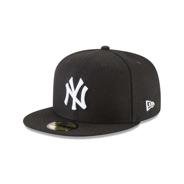 Black and White Fitted Hat T218668