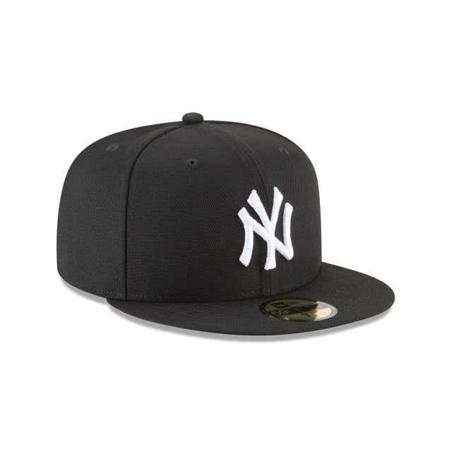 Black and White Fitted Hat T218668
