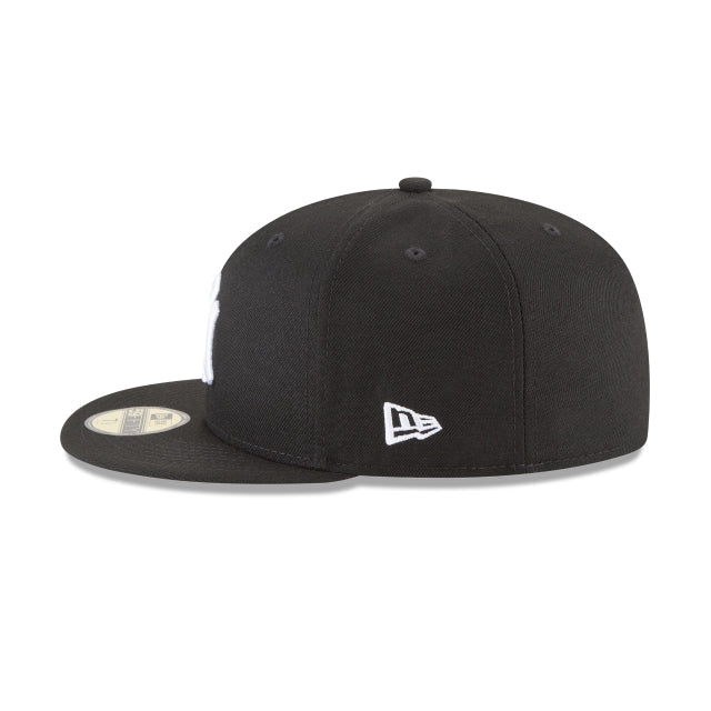 Black and White Fitted Hat T218668