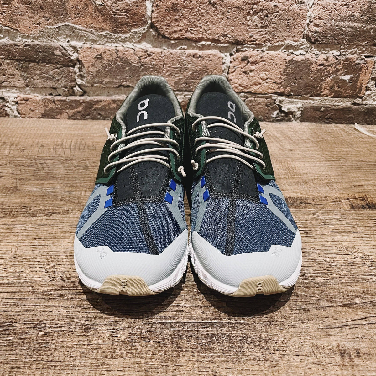 Men's 9 Cactus/Storm Running Shoes H9520
