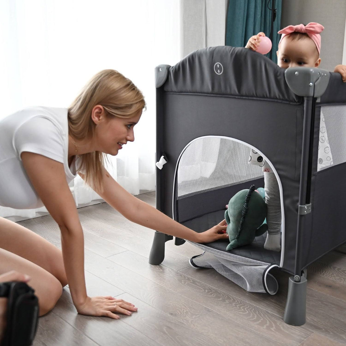 Baby Crib with Mattress Bedside Sleeper G5002