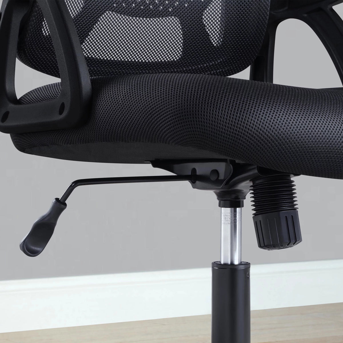 Black Fabric Ergonomic Office Chair with Adjustable Headrest Z818