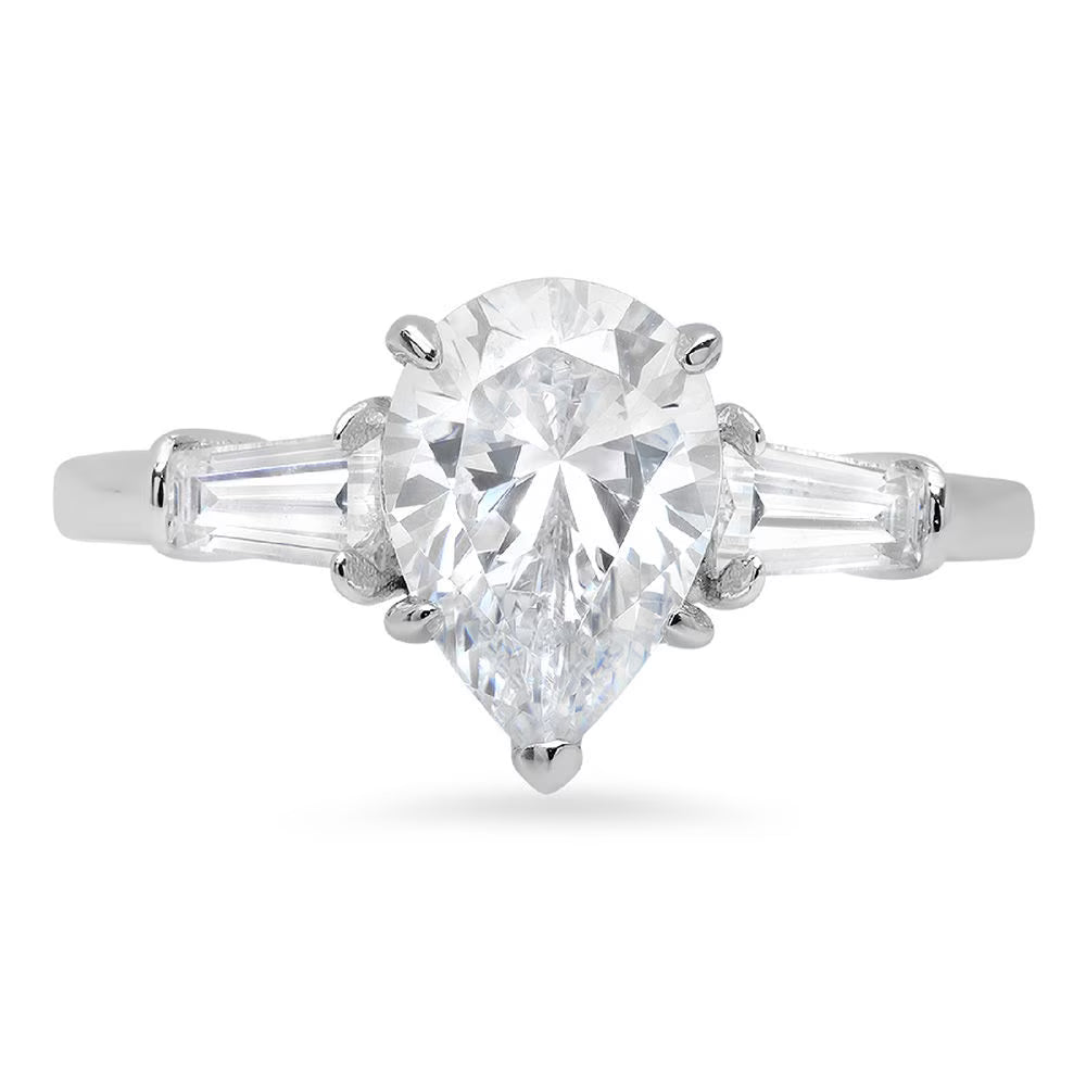 18K White Gold Three-Stone Diamond Engagement Ring E434