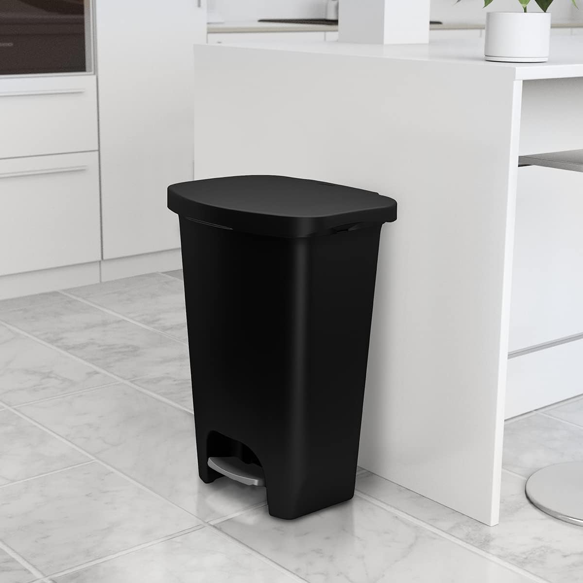 13 Gallon Plastic Trash Can with Lid, Matte Black T870561
