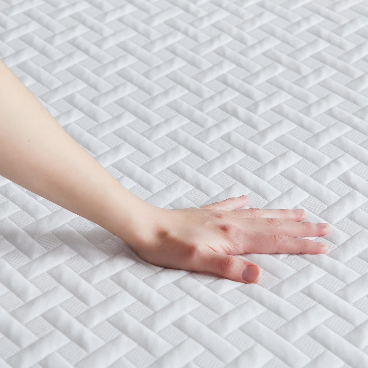 10" Medium Plush Gel Memory Foam Mattress, Queen C18030