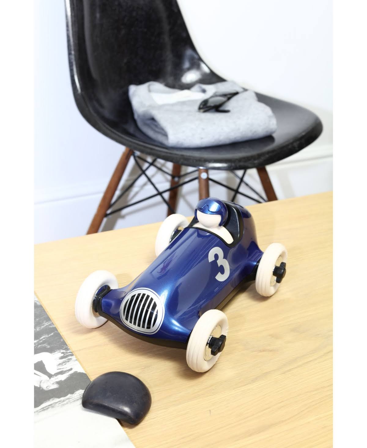 Blue Race Car Q10707