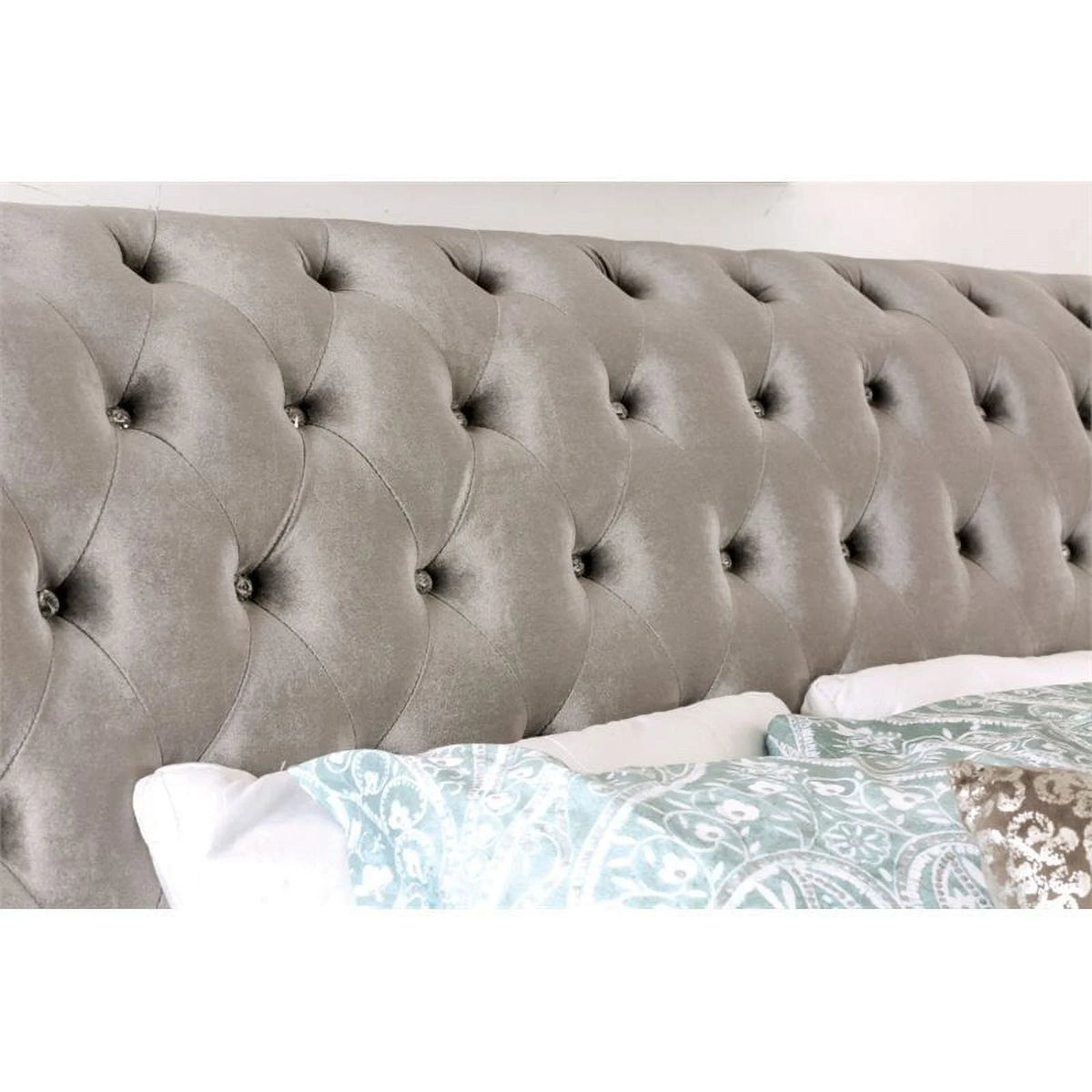 Gray Fabric Queen Sleigh Bed N322862